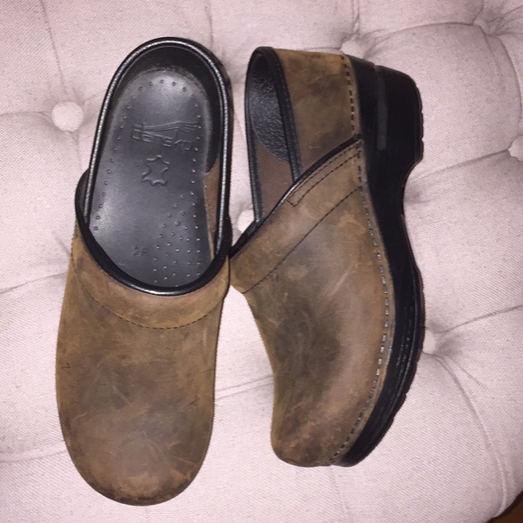 Dansko Shoes - Dansko shoes